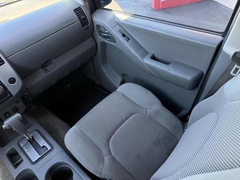 2012 Nissan Frontier Image 15