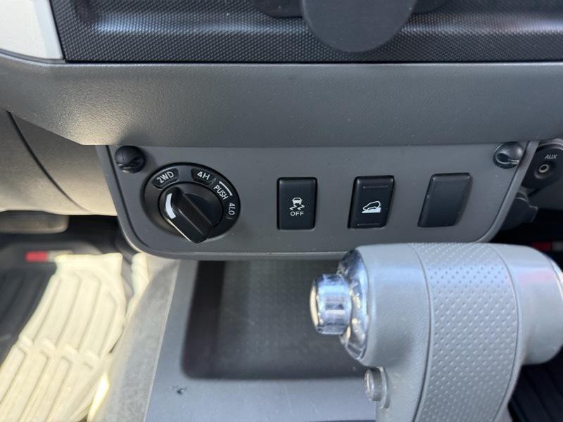 2012 Nissan Frontier Image 17