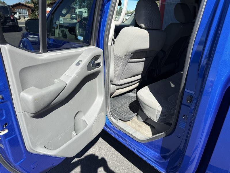 2012 Nissan Frontier Image 24