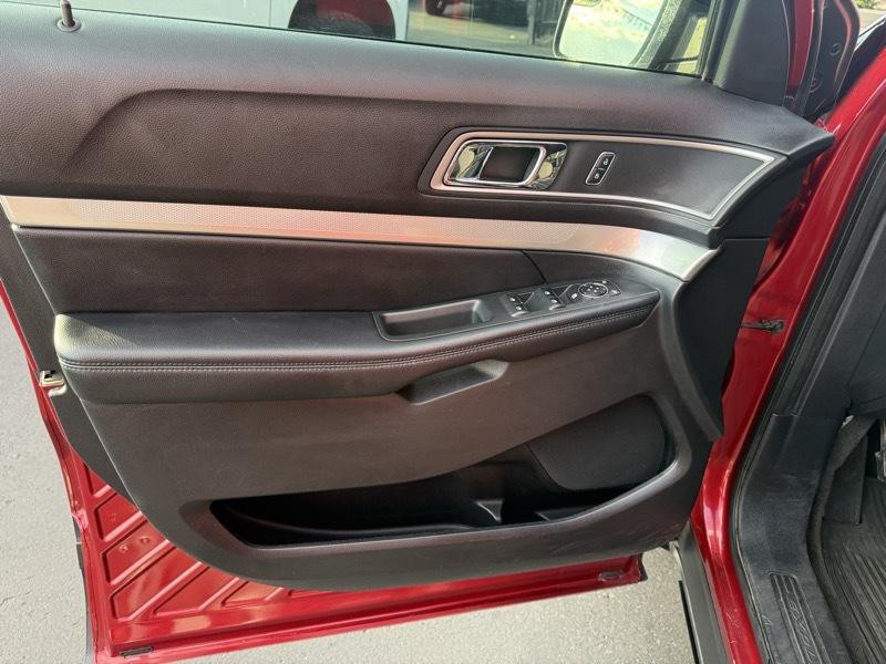 2017 Ford Explorer Image 11