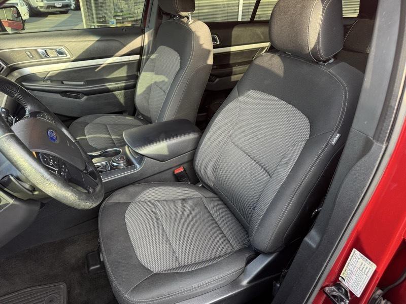 2017 Ford Explorer Image 12