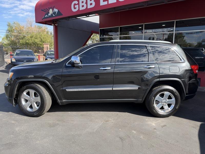 2011 Jeep Grand Cherokee Image 2
