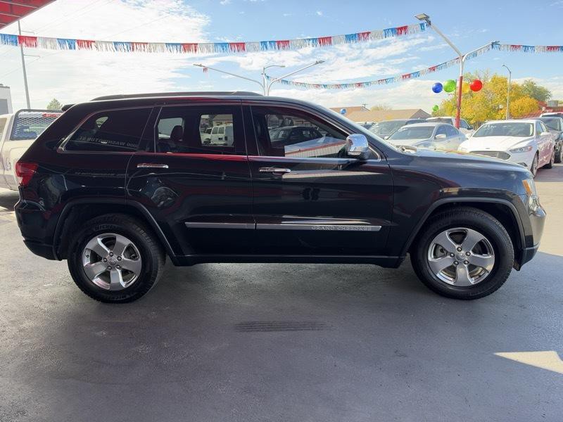2011 Jeep Grand Cherokee Image 8