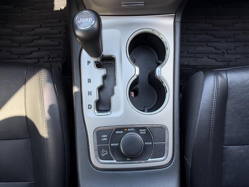 2011 Jeep Grand Cherokee Image 20
