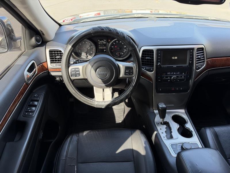 2011 Jeep Grand Cherokee Image 23