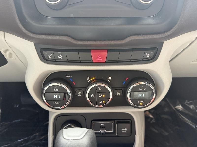 2017 Jeep Renegade Image 17