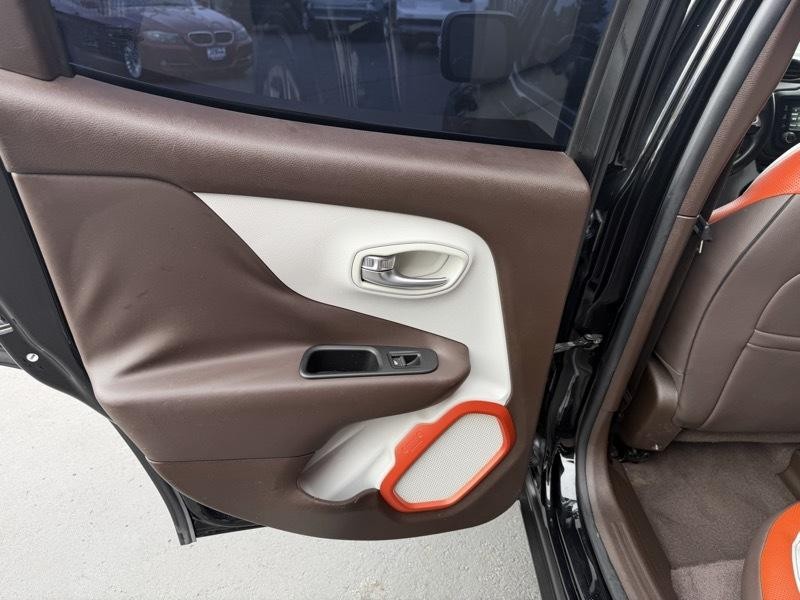 2017 Jeep Renegade Image 25