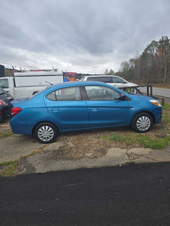2017 Mitsubishi Mirage Image 2