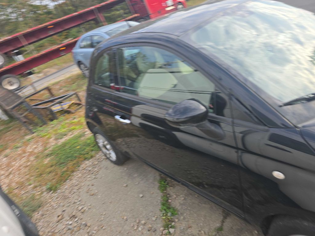 2015 FIAT 500 Image 3