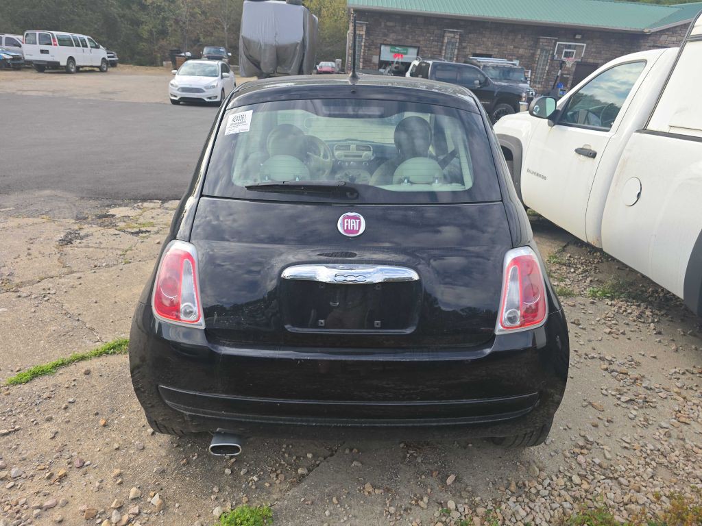 2015 FIAT 500 Image 6