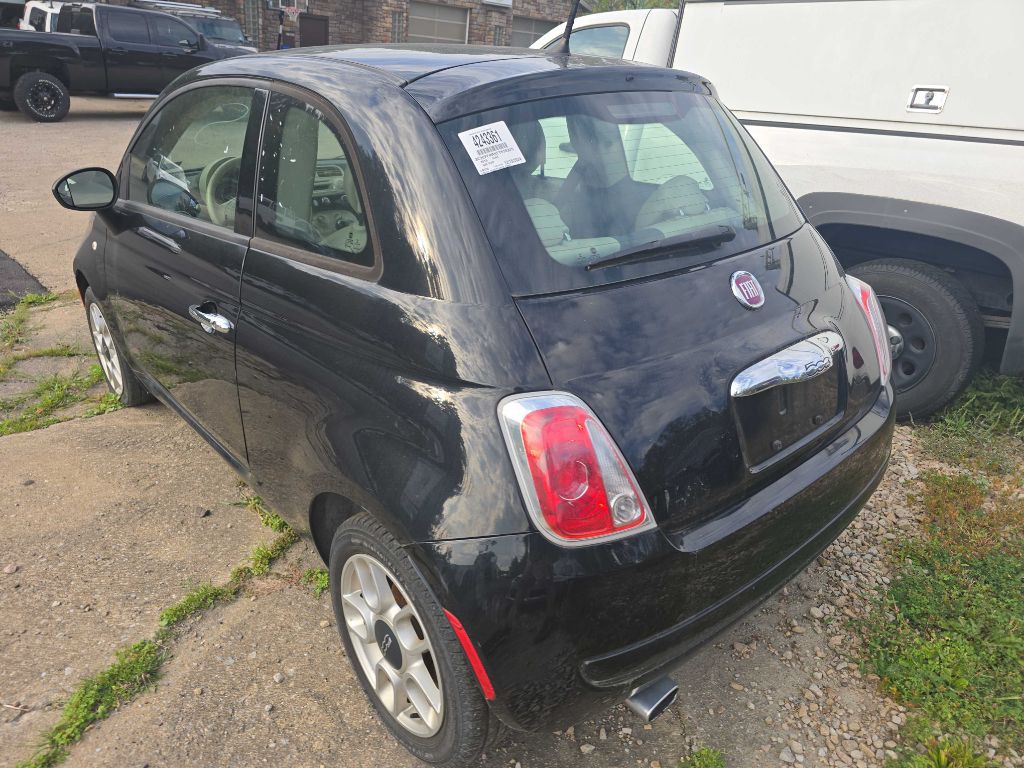 2015 FIAT 500 Image 7