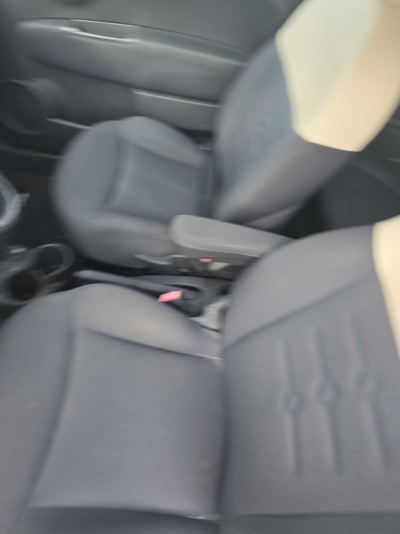 2015 FIAT 500 Image 9