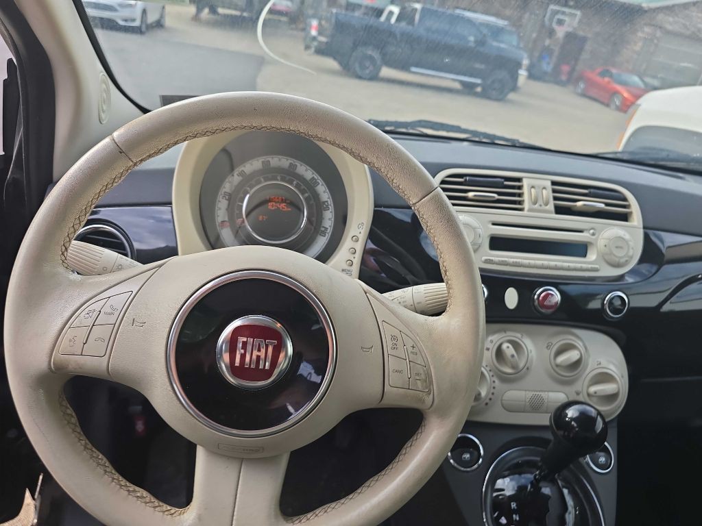 2015 FIAT 500 Image 10