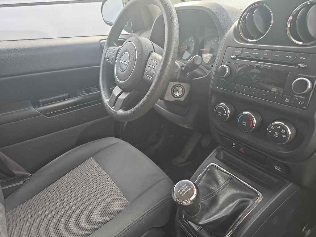 2012 Jeep Compass Image 27