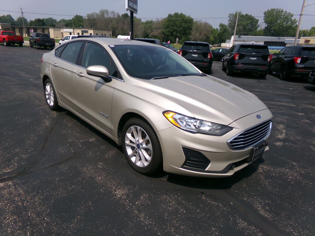 2019 Ford Fusion Image 1