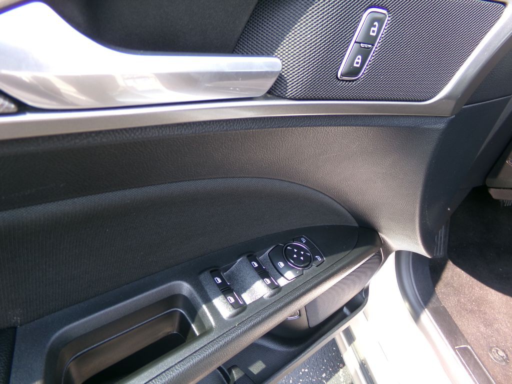 2019 Ford Fusion Image 10