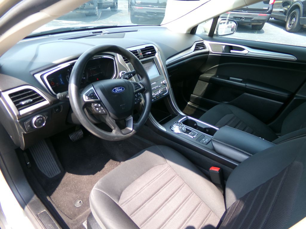 2019 Ford Fusion Image 12