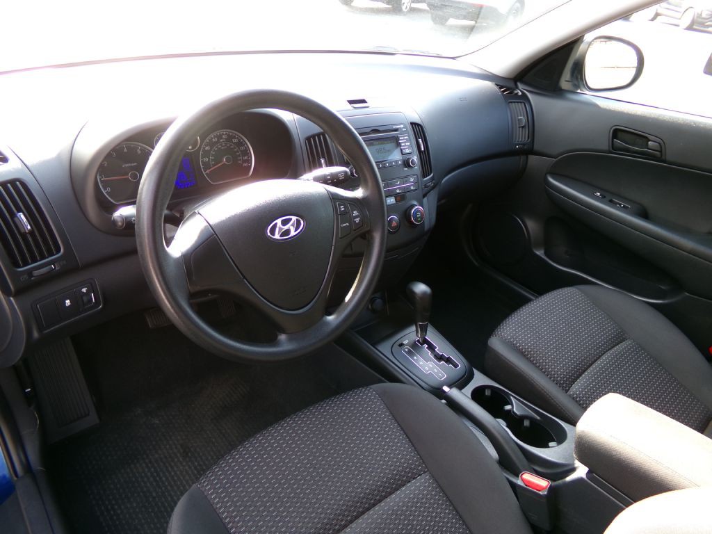 2012 Hyundai Elantra Image 10