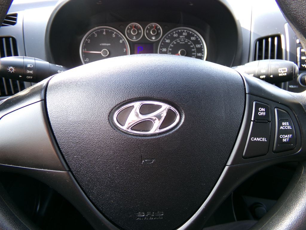 2012 Hyundai Elantra Image 11