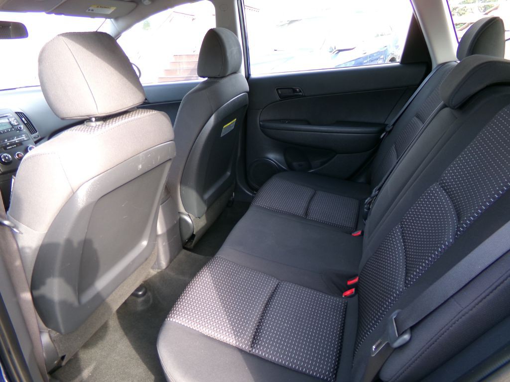 2012 Hyundai Elantra Image 20
