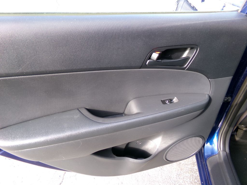 2012 Hyundai Elantra Image 21