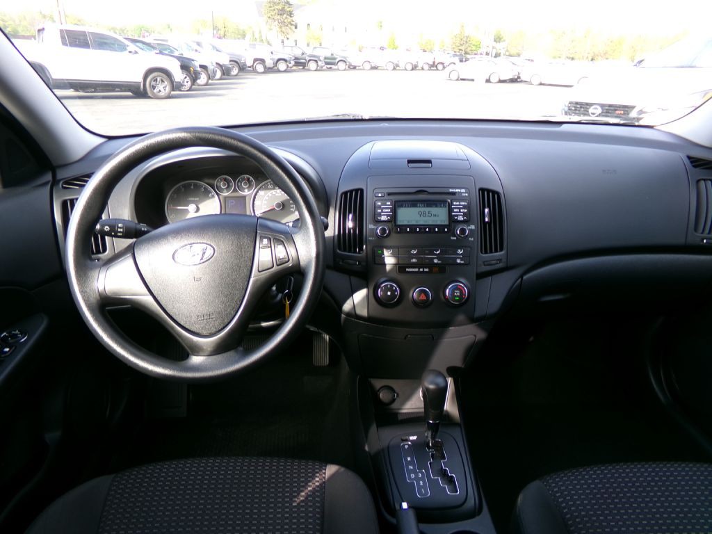 2012 Hyundai Elantra Image 22