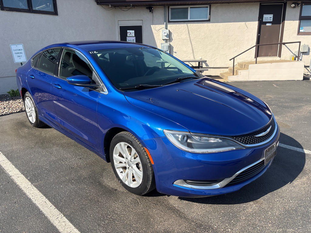 2015 Chrysler 200 Image 1