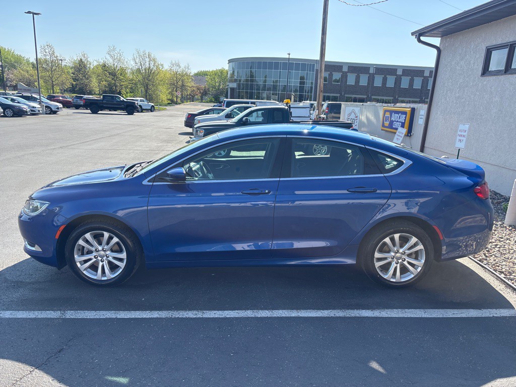 2015 Chrysler 200 Image 6