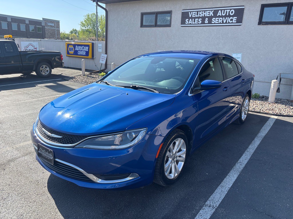 2015 Chrysler 200 Image 7