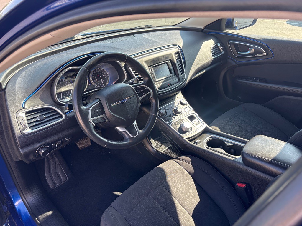 2015 Chrysler 200 Image 13