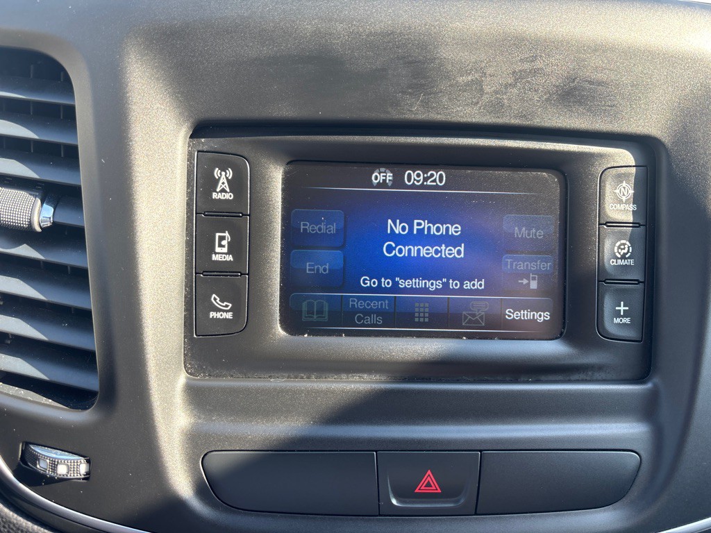 2015 Chrysler 200 Image 22