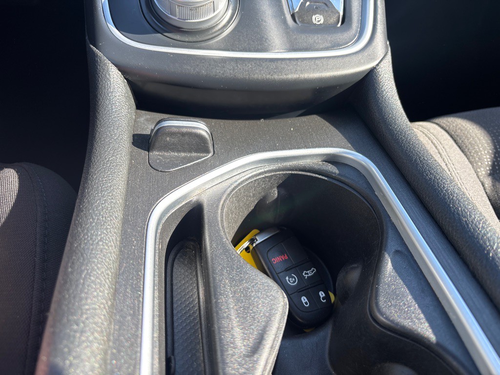 2015 Chrysler 200 Image 25