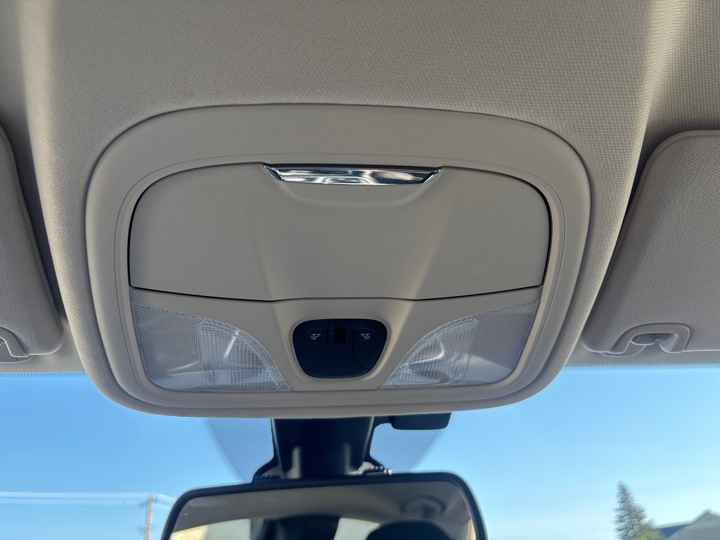 2015 Chrysler 200 Image 28
