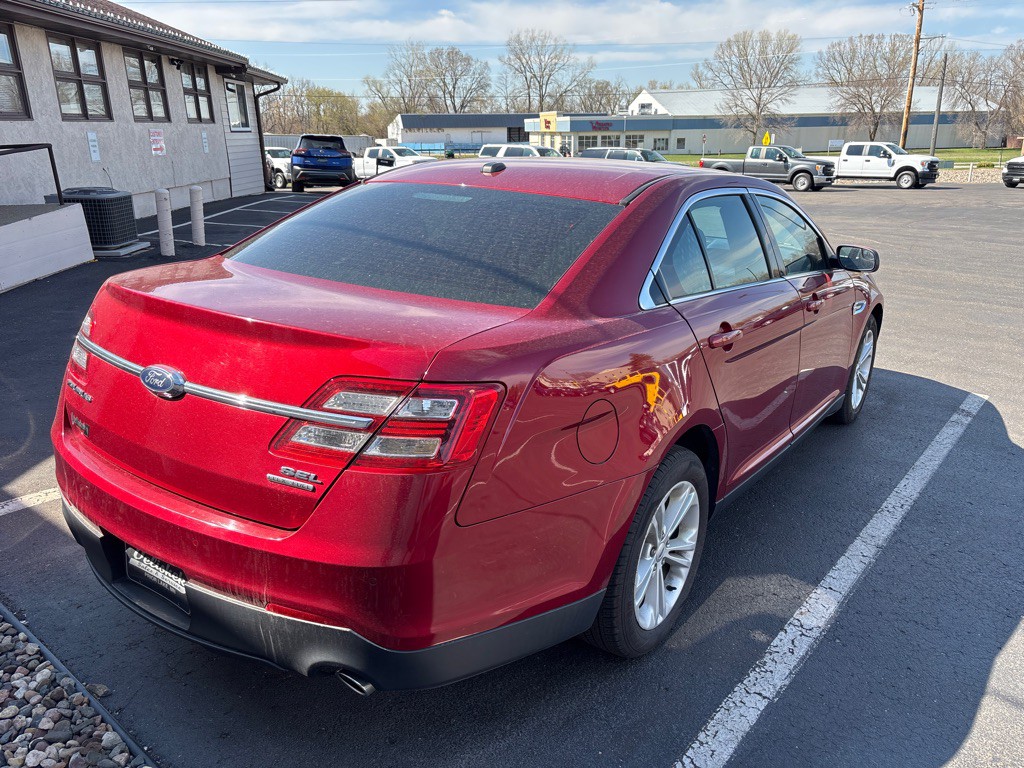 2018 Ford Taurus Image 3