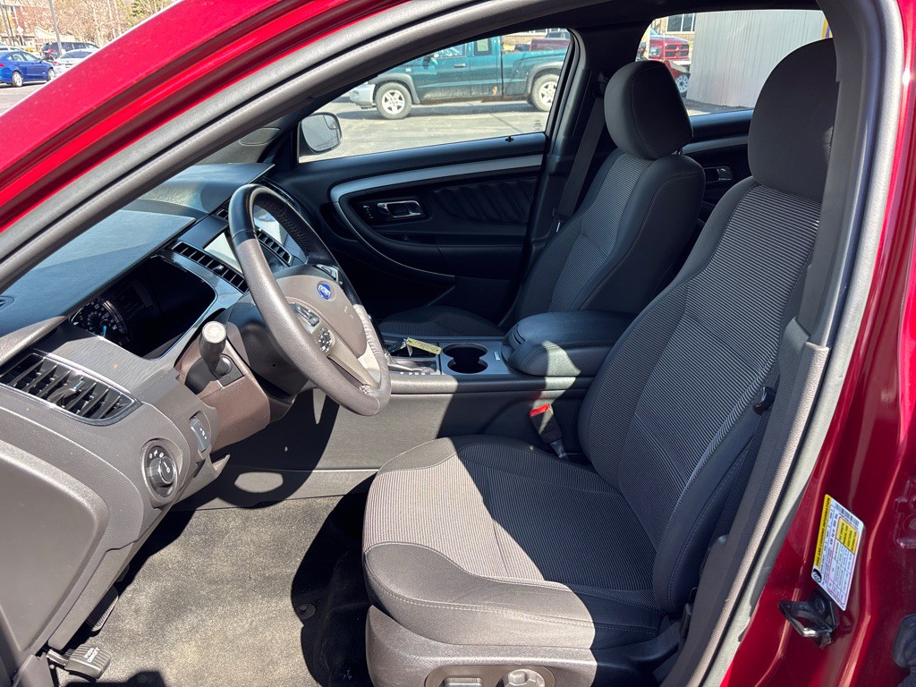 2018 Ford Taurus Image 10