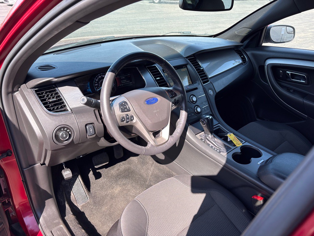 2018 Ford Taurus Image 11