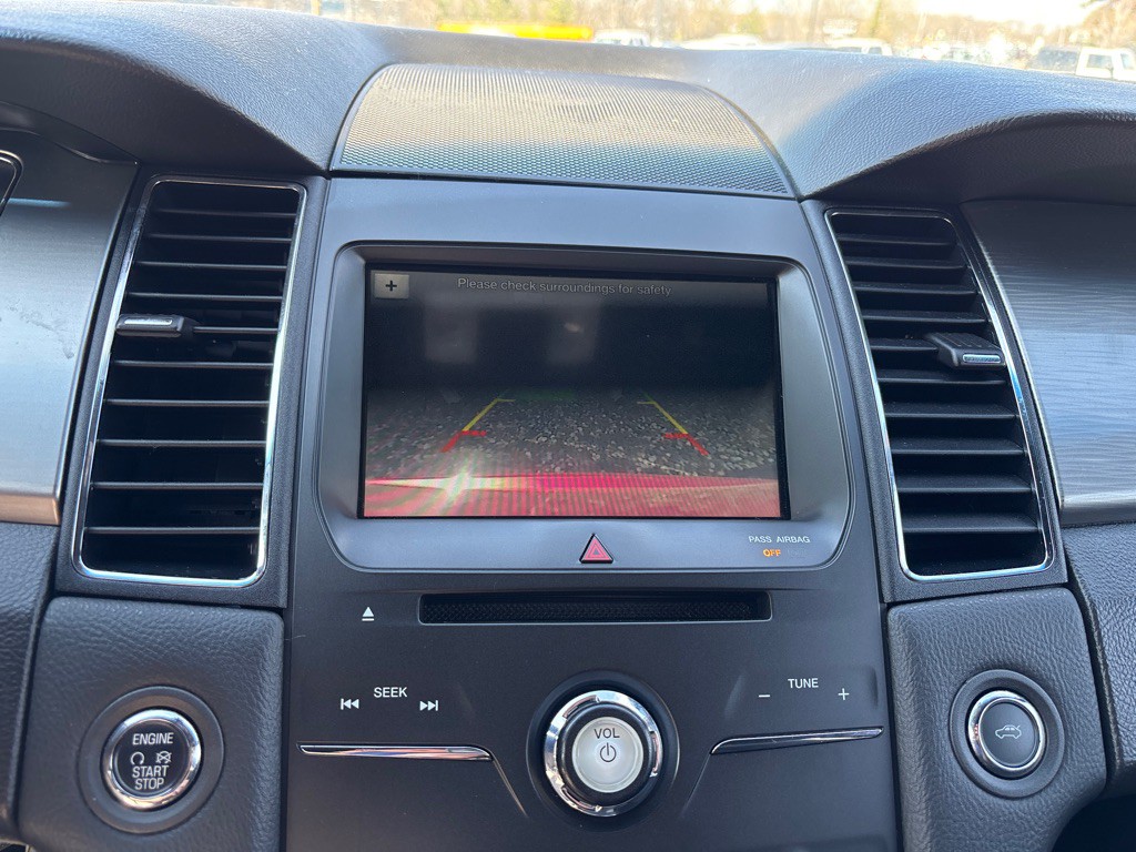 2018 Ford Taurus Image 16