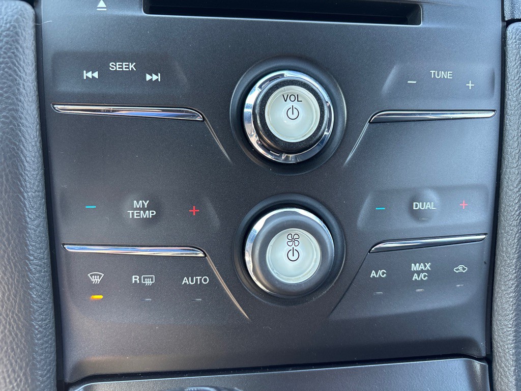 2018 Ford Taurus Image 17