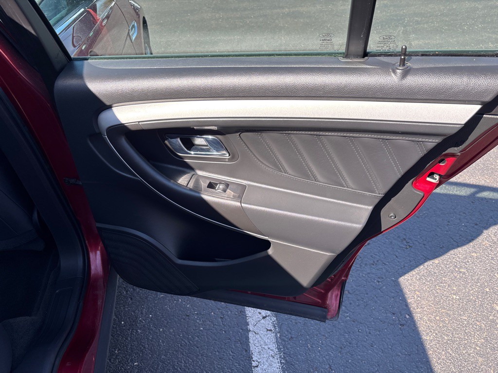 2018 Ford Taurus Image 24