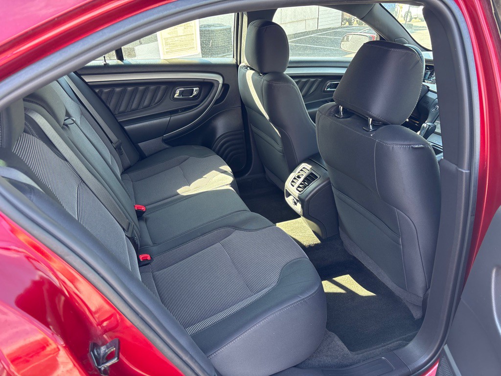 2018 Ford Taurus Image 25