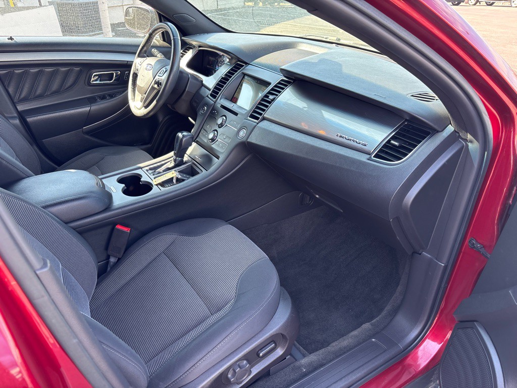 2018 Ford Taurus Image 27