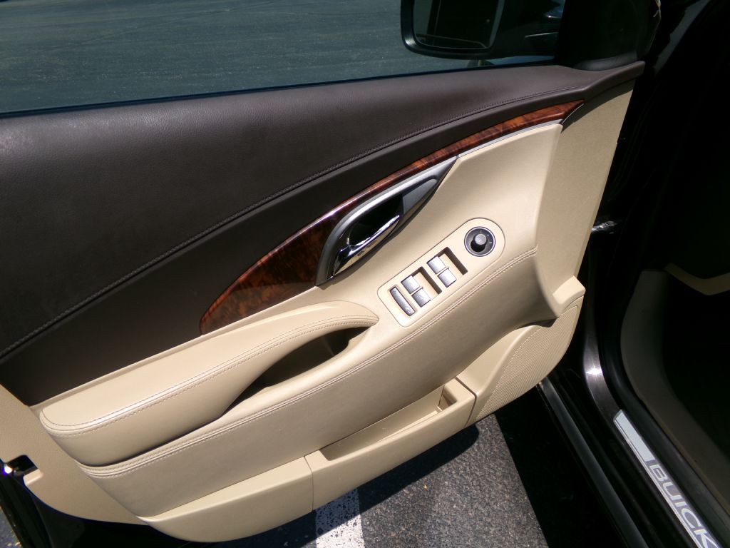 2013 Buick Lacrosse Image 11
