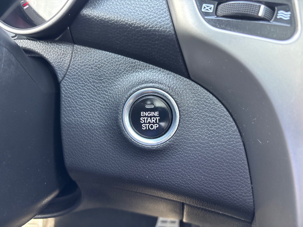 2015 Hyundai Elantra Image 21