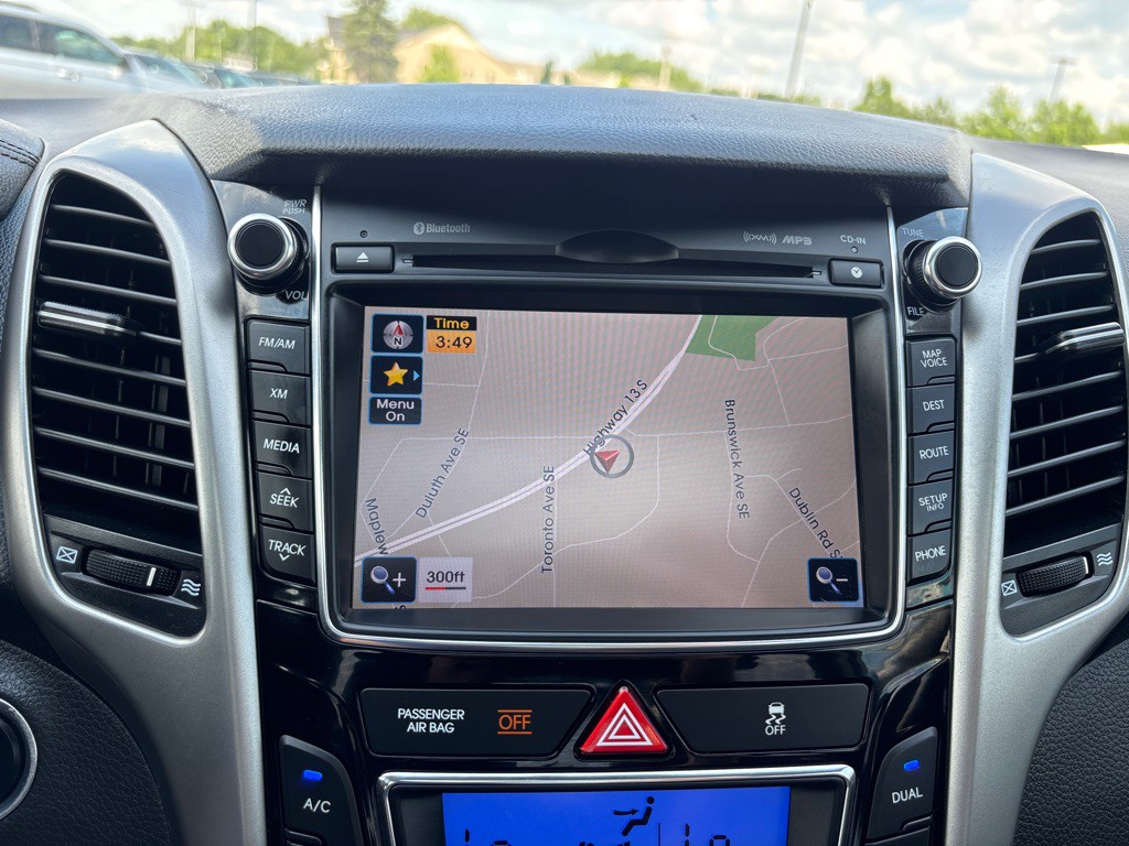 2015 Hyundai Elantra Image 24