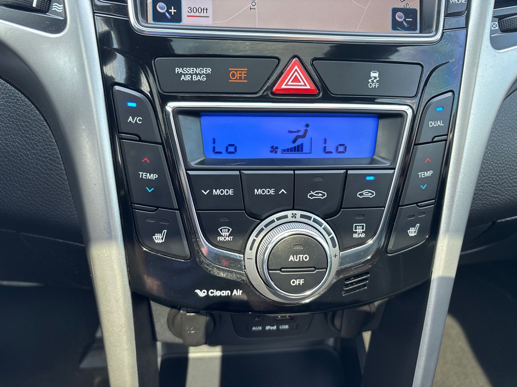 2015 Hyundai Elantra Image 25
