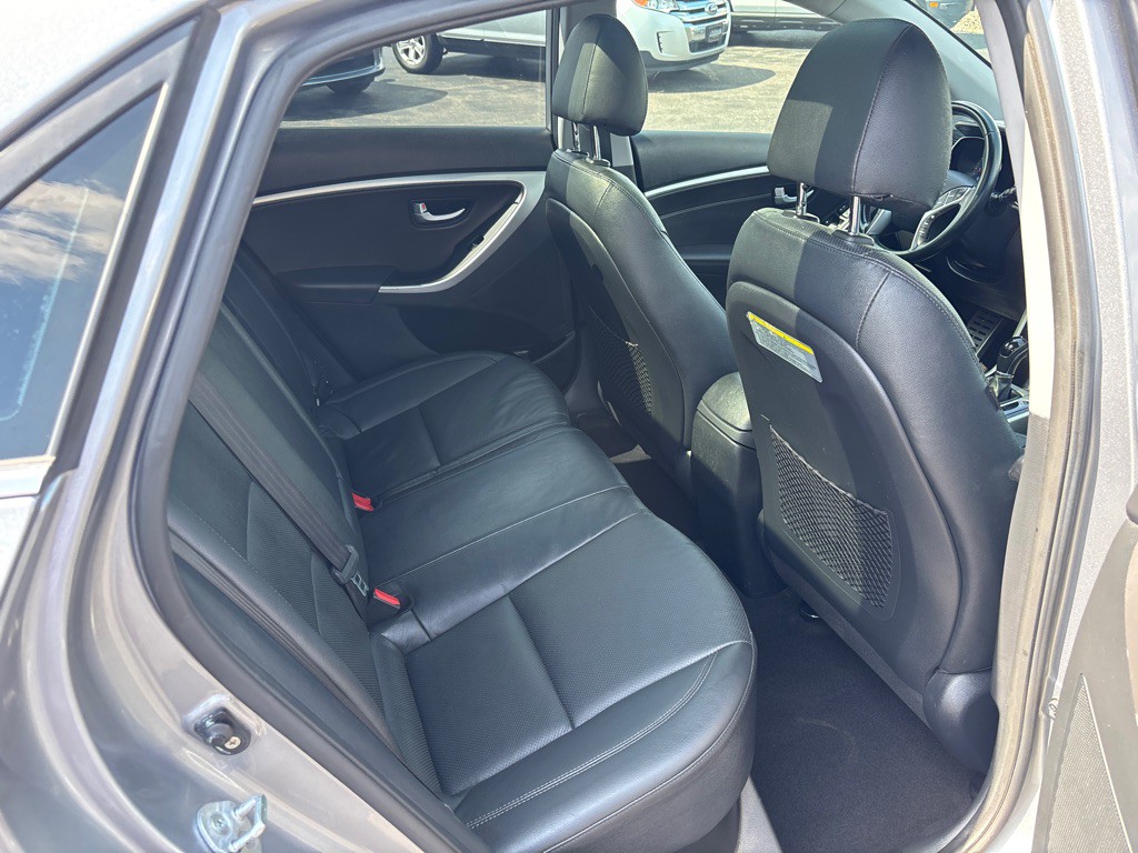 2015 Hyundai Elantra Image 35
