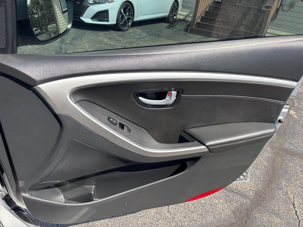 2015 Hyundai Elantra Image 36