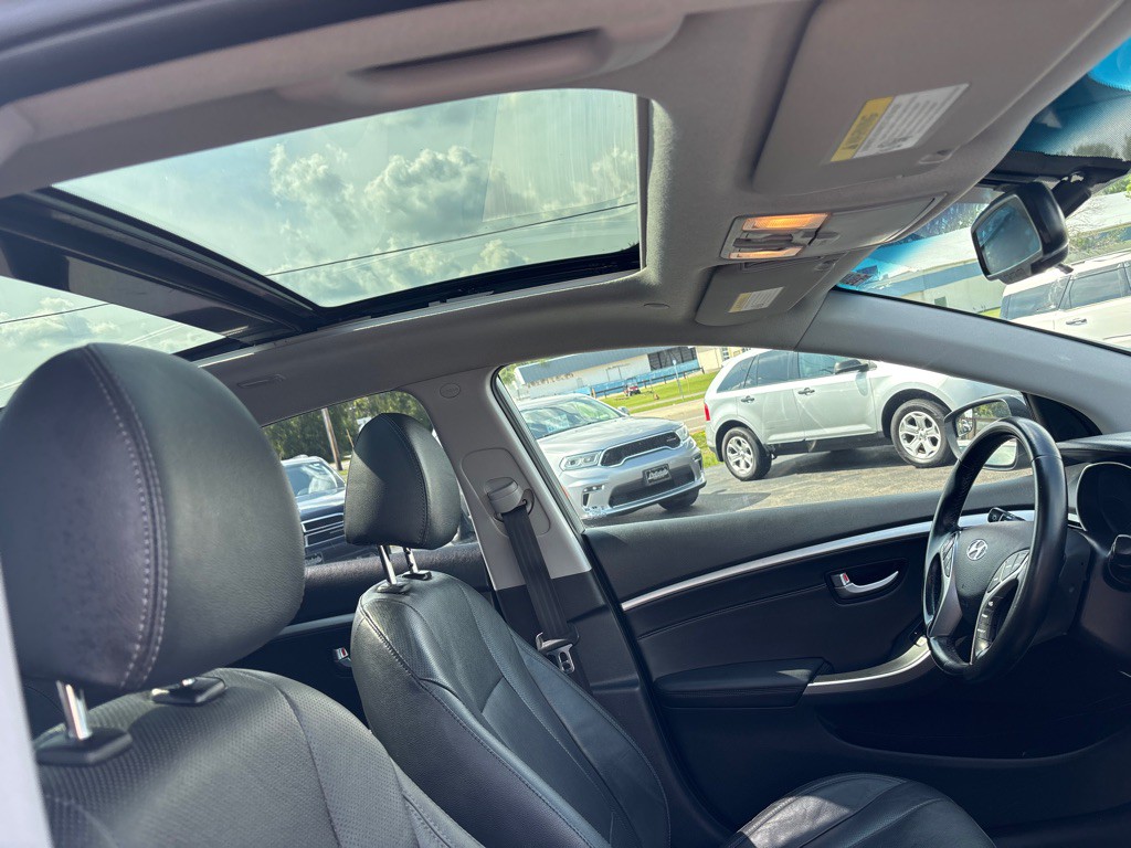 2015 Hyundai Elantra Image 38