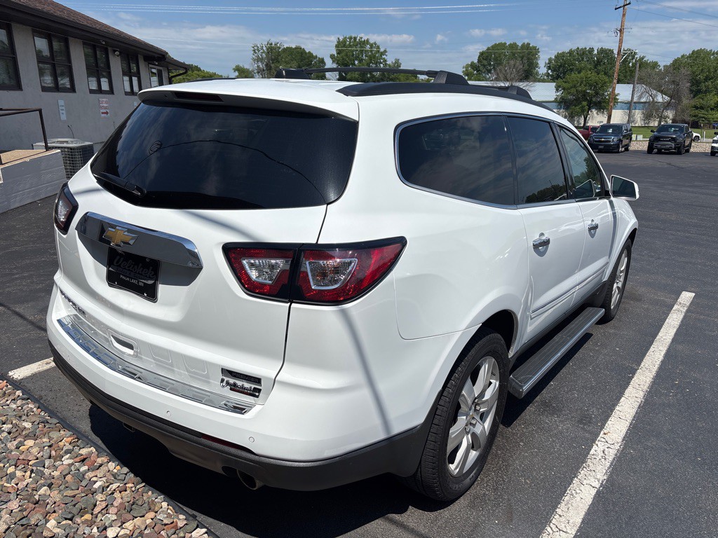 2017 Chevrolet Traverse Image 3