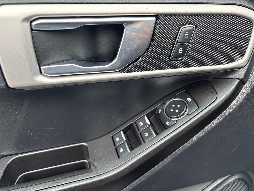 2021 Ford Explorer Image 10
